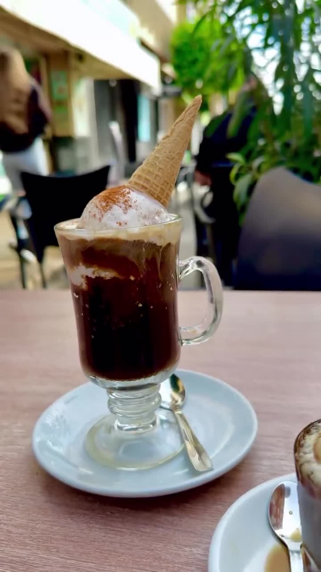 Café afogato con barquillo, Rayuela